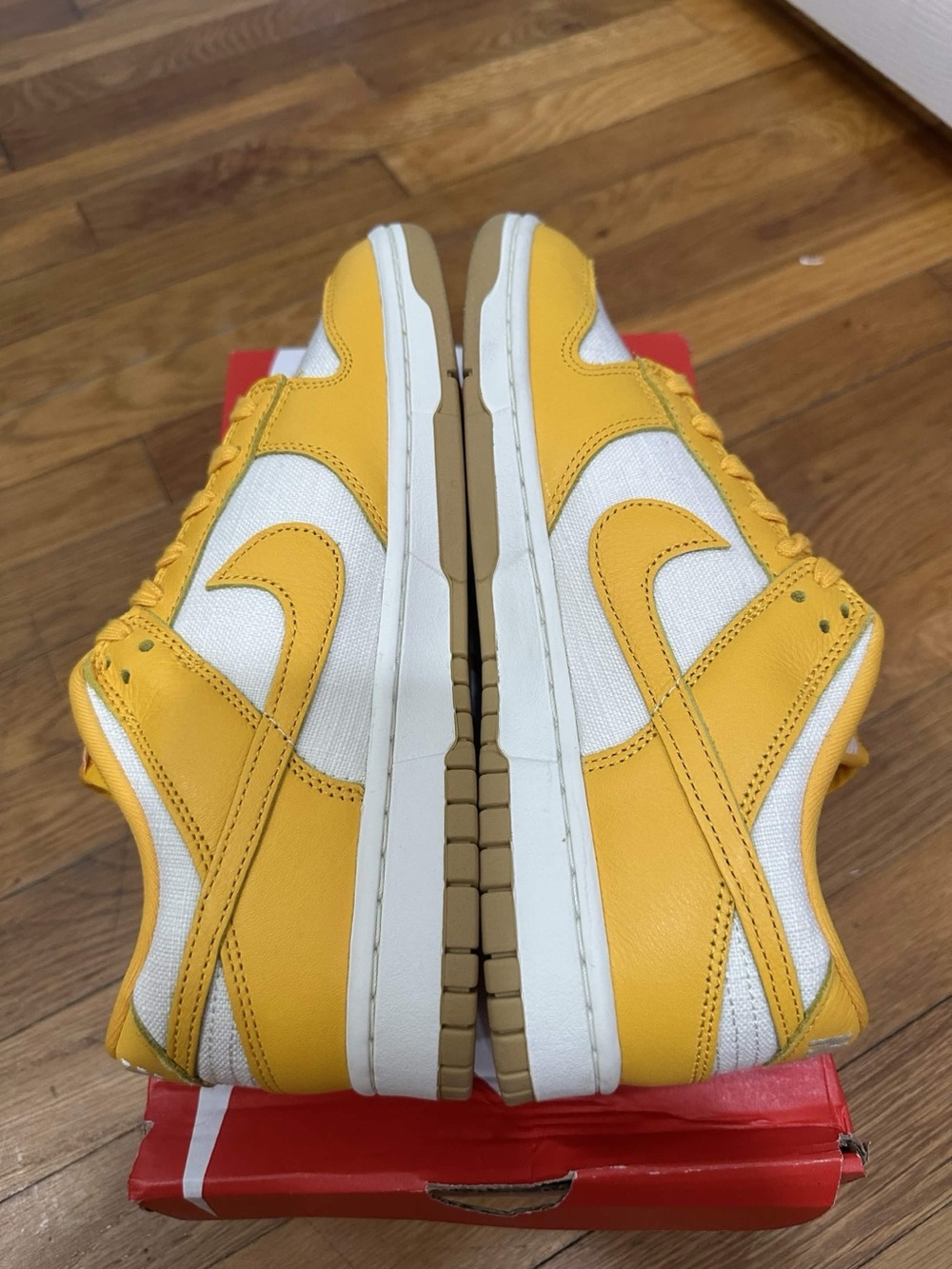 *Used* Nike Dunk Low Men White Yellow (HF4867-739) Size 9 *Damaged Original Box* - Picture 5 of 11